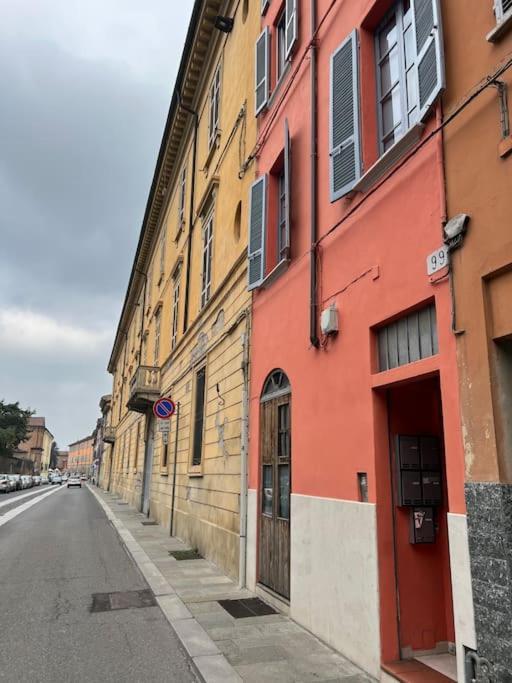 Minimal Studio Con Travi A Vista Piacenza Eksteriør bilde